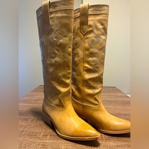 Tan Cowgirl Boots! NEVER WORN! Price negotiable!
